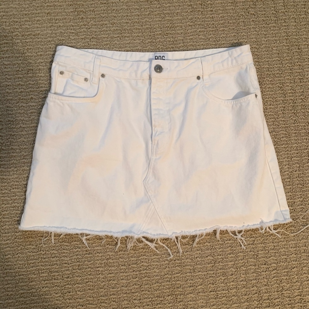 White denim skirt